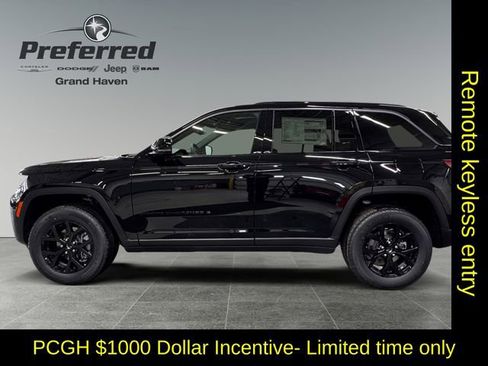 New 2026 Jeep Grand Cherokee Laredo image 9