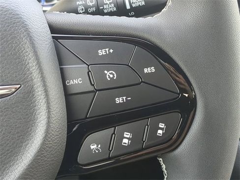 New 2026 Chrysler Pacifica Select w/ S Appearance Package image 32