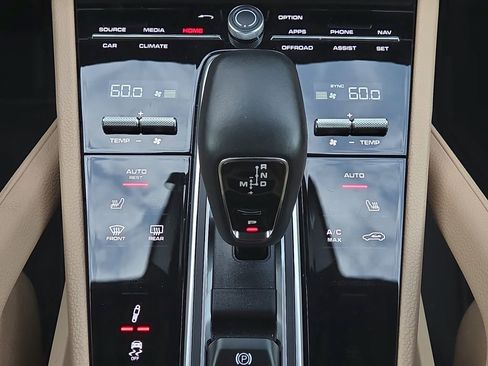 Certified 2023 Porsche Cayenne Platinum Edition AWD/4WD image 13