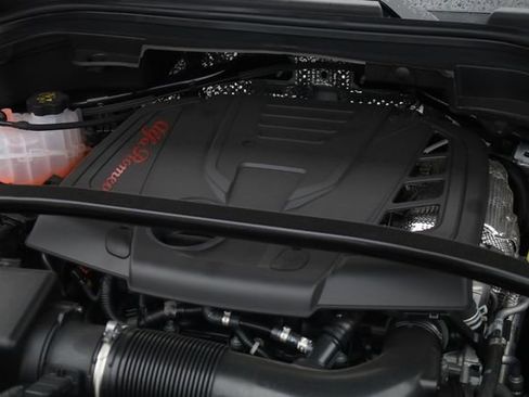 New 2025 Alfa Romeo Stelvio Sprint image 7