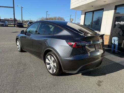 Used 2024 Tesla Model Y Long Range image 5
