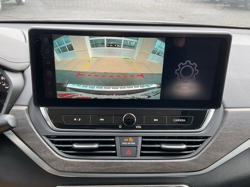 Used 2023 Nissan Altima 2.5 SV w/ SV Premium Package image 15