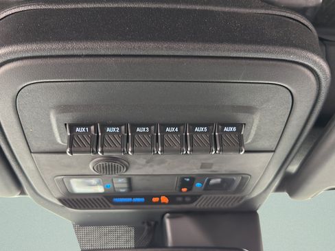 Used 2023 Ford Bronco Big Bend w/ Sasquatch Package AWD/4WD image 23