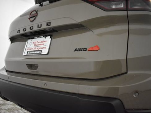 Used 2025 Nissan Rogue SV AWD/4WD image 39