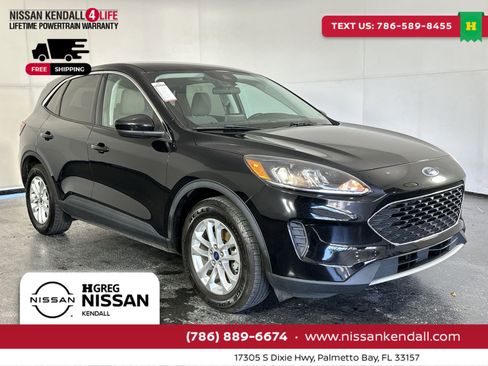 Used 2021 Ford Escape SE w/ Cold Weather Package image 2