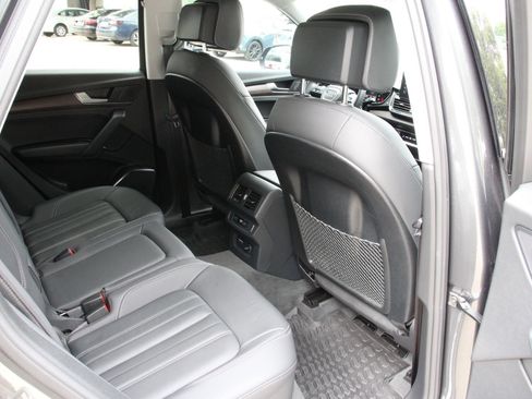 Used 2023 Audi Q5 2.0T Premium w/ Convenience Package AWD/4WD image 36