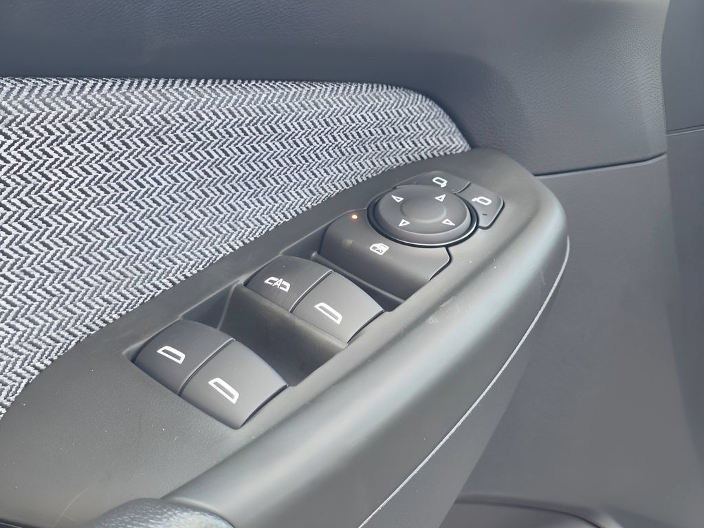 New 2026 Chevrolet TrailBlazer LT w/ LT Cold Weather Package FWD image 14