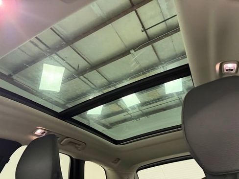 Used 2021 Volvo XC60 T6 Momentum image 25