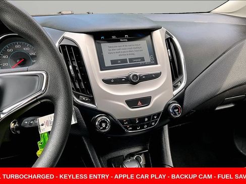Used 2018 Chevrolet Cruze LS FWD image 9