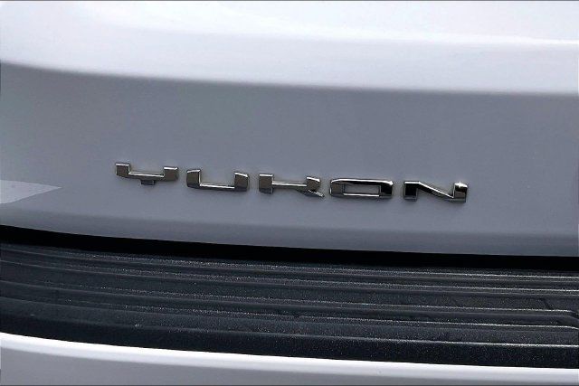 Used 2024 GMC Yukon Denali w/ LPO, Floor Liner Package AWD/4WD image 9