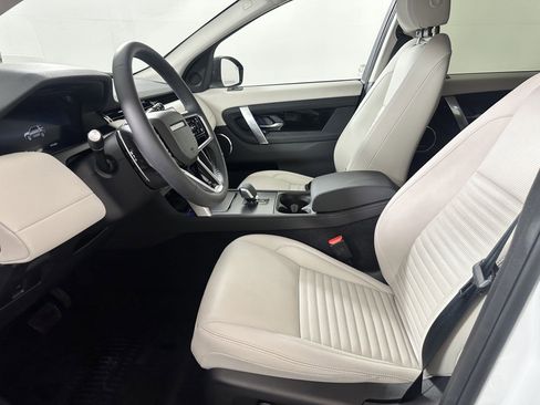 Used 2025 Land Rover Discovery Sport S image 5