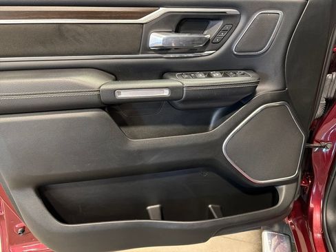 Used 2022 RAM 1500 Laramie AWD/4WD image 17