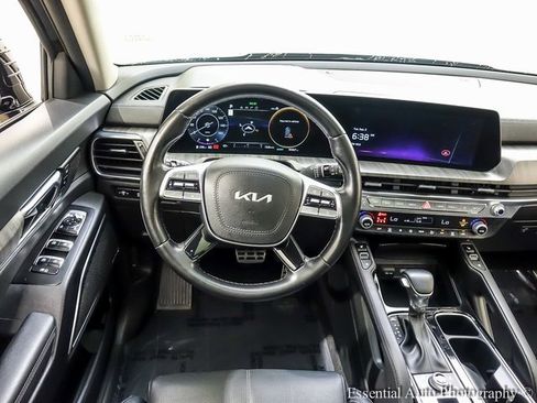 Used 2023 Kia Telluride SX image 2