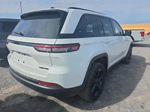 Used 2023 Jeep Grand Cherokee Limited w/ Black Appearance Package AWD/4WD image 5