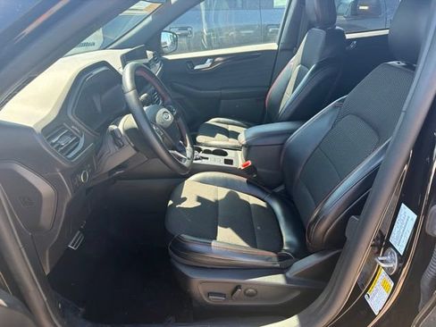 Used 2024 Ford Escape ST-Line w/ Tech Pack #1 AWD/4WD image 4