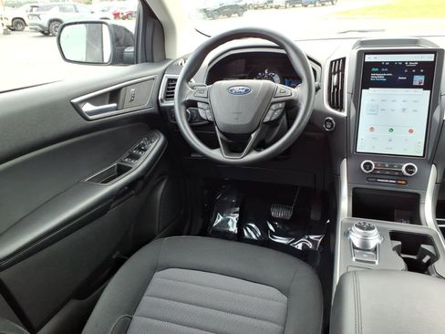 Used 2023 Ford Edge SE w/ Black Appearance Package AWD/4WD image 10