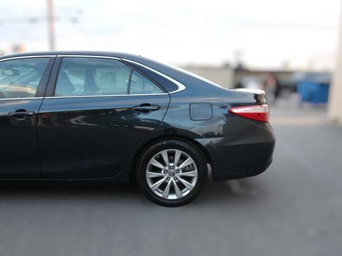 Used 2016 Toyota Camry XLE image 7