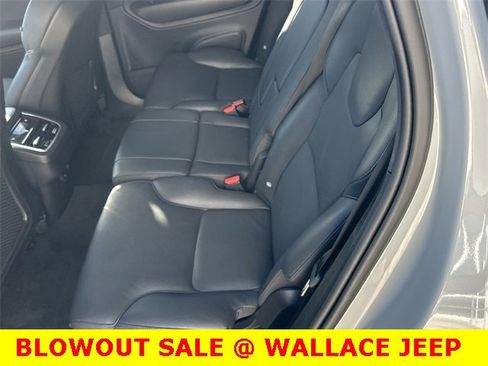 Used 2024 Volvo XC90 B6 Plus image 12