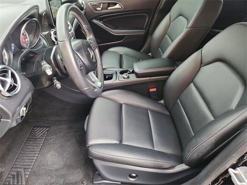 Used 2018 Mercedes-Benz GLA 250 4MATIC image 19