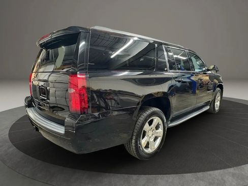 Used 2016 Chevrolet Suburban LT image 8