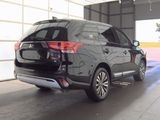 Used 2020 Mitsubishi Outlander SE image 2