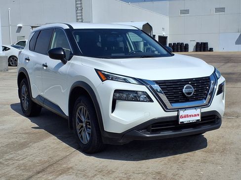 Used 2021 Nissan Rogue S FWD image 2