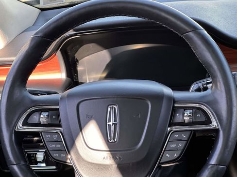 Used 2022 Lincoln Nautilus Reserve w/ Monochromatic Package image 19