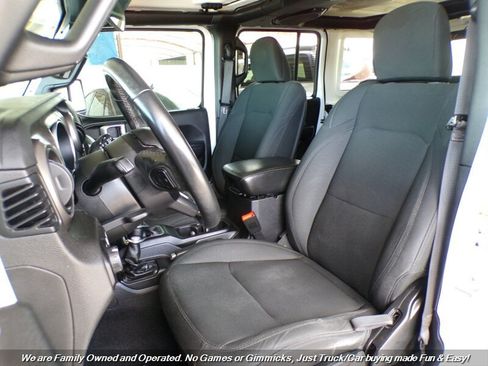 Used 2018 Jeep Wrangler Unlimited Sport S AWD/4WD image 12