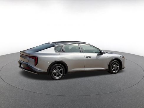 Used 2025 Kia K4 LXS image 15
