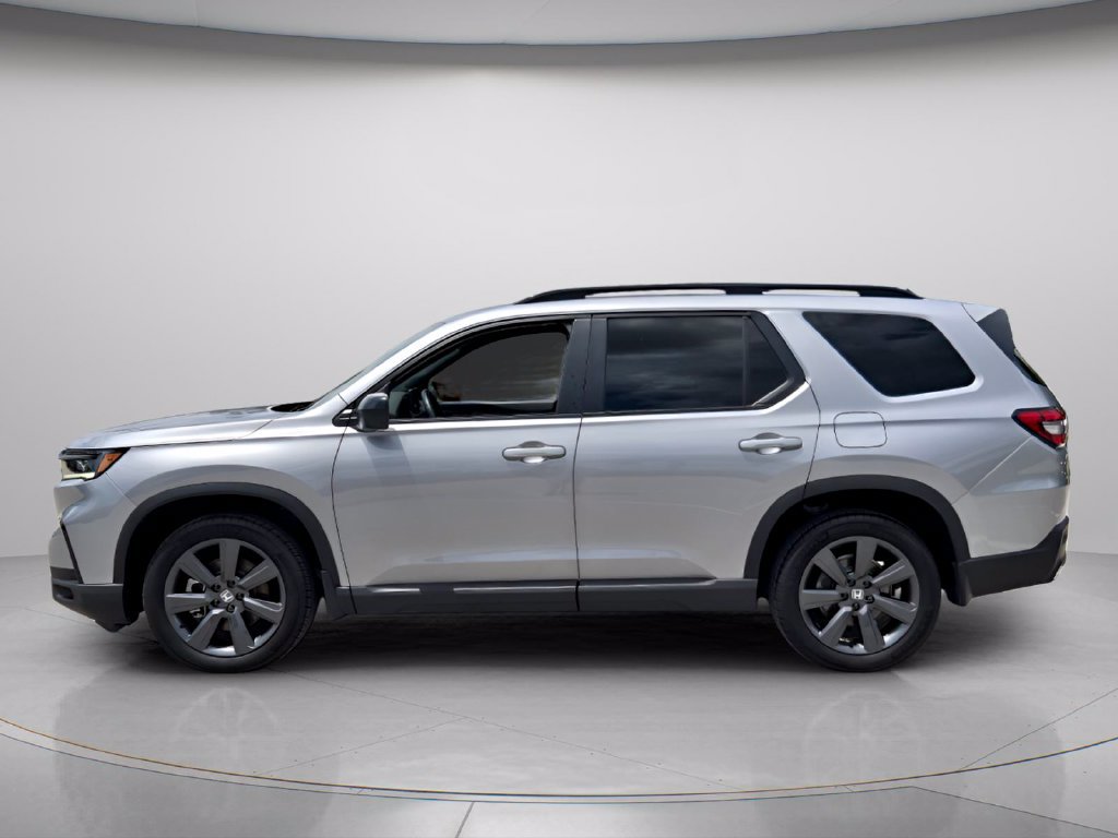 Used 2025 Honda Pilot Sport image 3