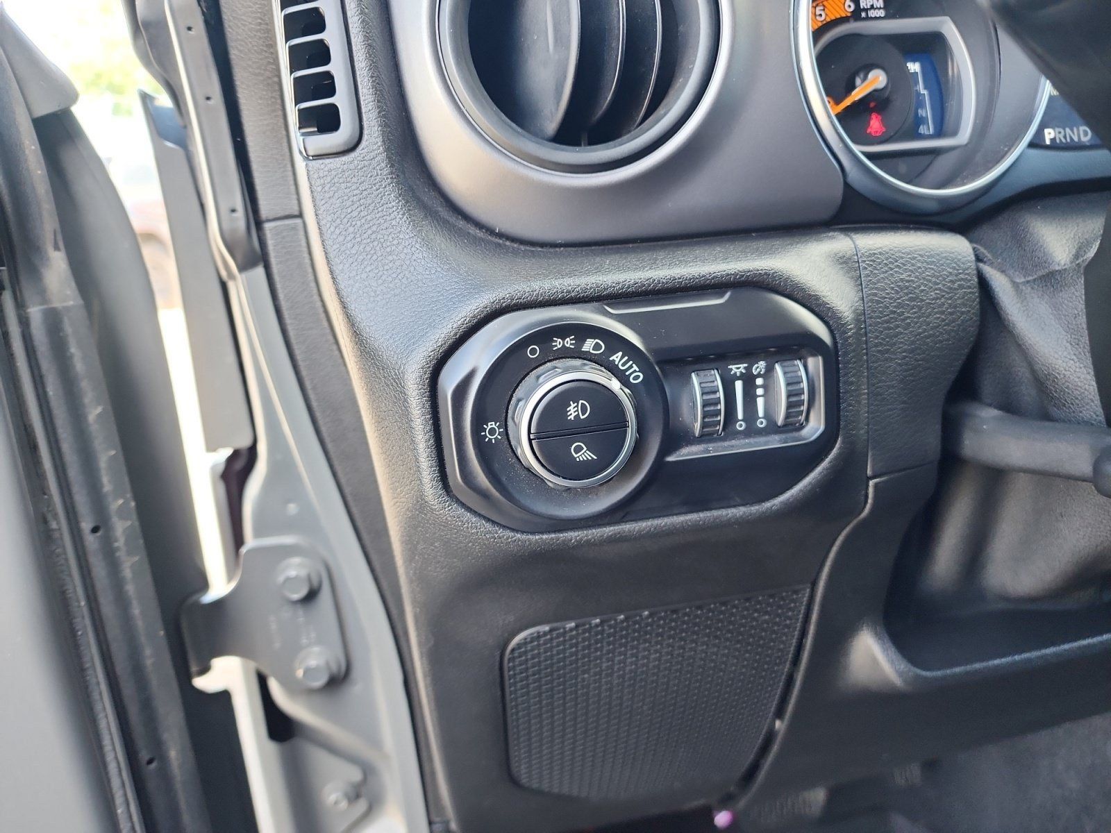 Used 2021 Jeep Gladiator Sport AWD/4WD image 27