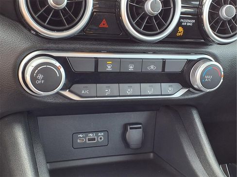 Used 2023 Nissan Sentra SV image 18