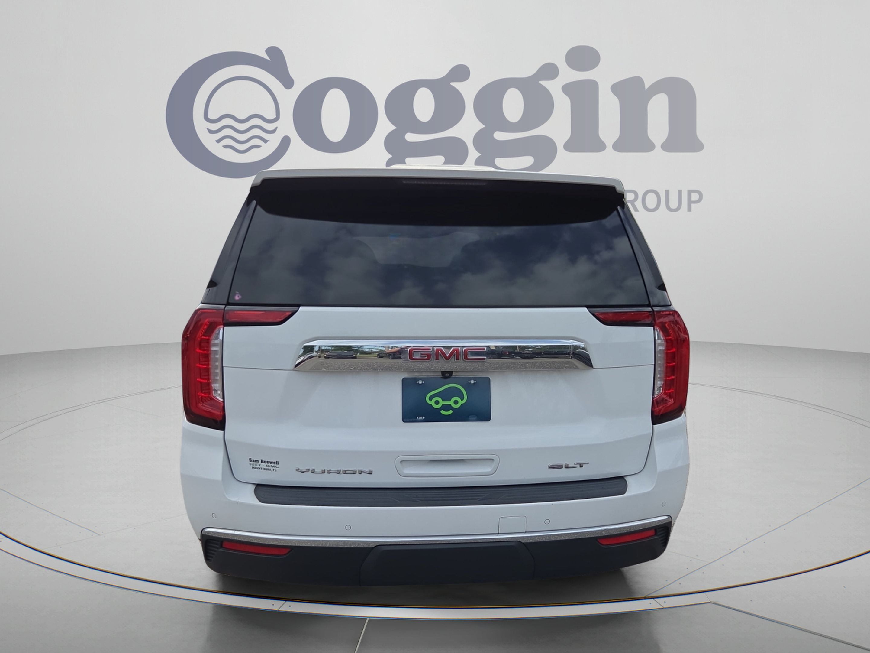 Used 2023 GMC Yukon XL SLT w/ SLT Premium Package RWD image 4