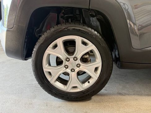 Certified 2022 Jeep Renegade Limited AWD/4WD image 36
