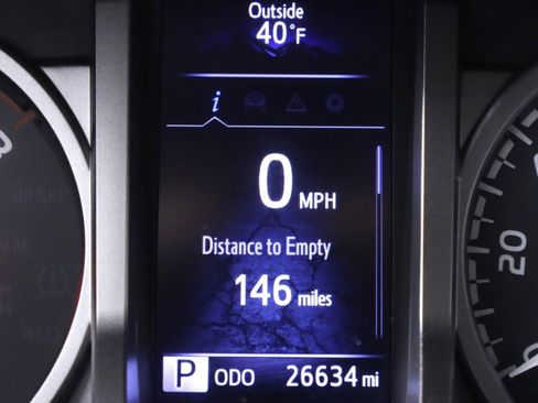 Used 2016 Toyota Tacoma SR5 w/ SR5 Appearance Package (SN) image 14