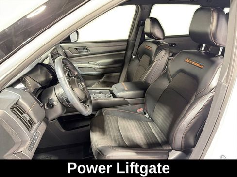 Used 2025 Nissan Pathfinder Rock Creek image 10