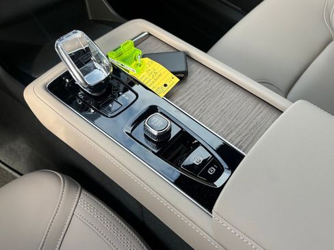 New 2026 Volvo XC90 B6 Plus w/ Protection Package Premier image 13