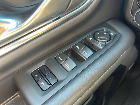 Used 2022 Chevrolet Tahoe LT w/ Luxury Package AWD/4WD image 21