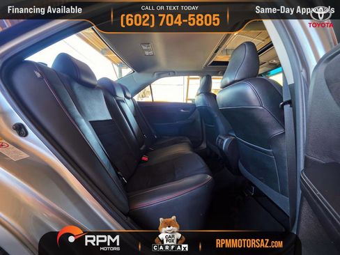Used 2017 Toyota Camry XSE w/ Moonroof Package image 11