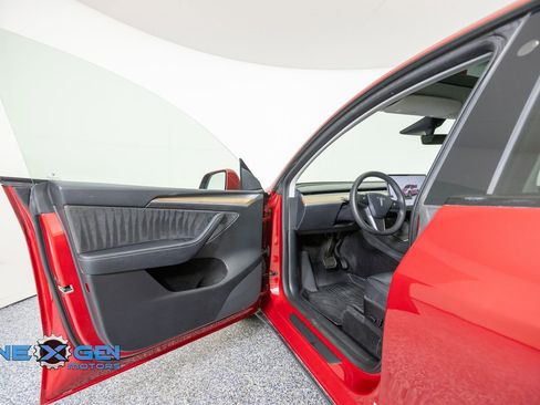 Used 2023 Tesla Model Y Long Range AWD/4WD image 9