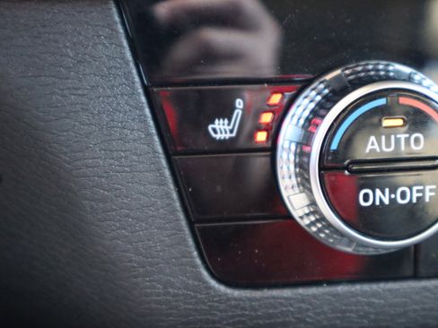 Used 2025 Mitsubishi Outlander SE image 24