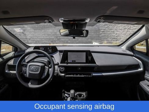 Used 2025 Toyota Prius LE FWD image 29