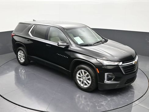 Used 2023 Chevrolet Traverse LS FWD image 19