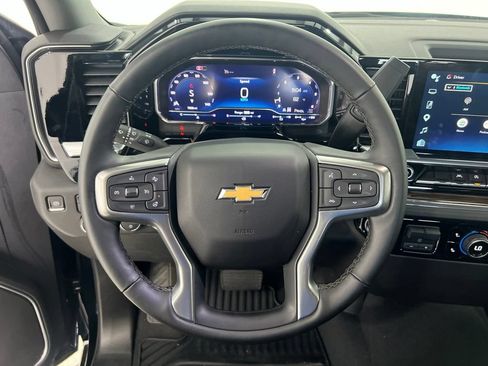Used 2024 Chevrolet Silverado 1500 LT w/ Leather Package AWD/4WD image 11