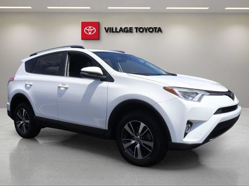 Certified 2018 Toyota RAV4 XLE FWD image 7