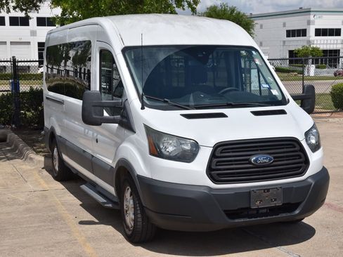 Used 2015 Ford Transit 350 XL image 4