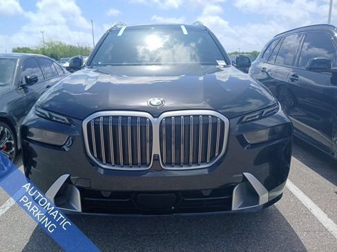 Used 2024 BMW X7 xDrive40i w/ Premium Package AWD/4WD image 3