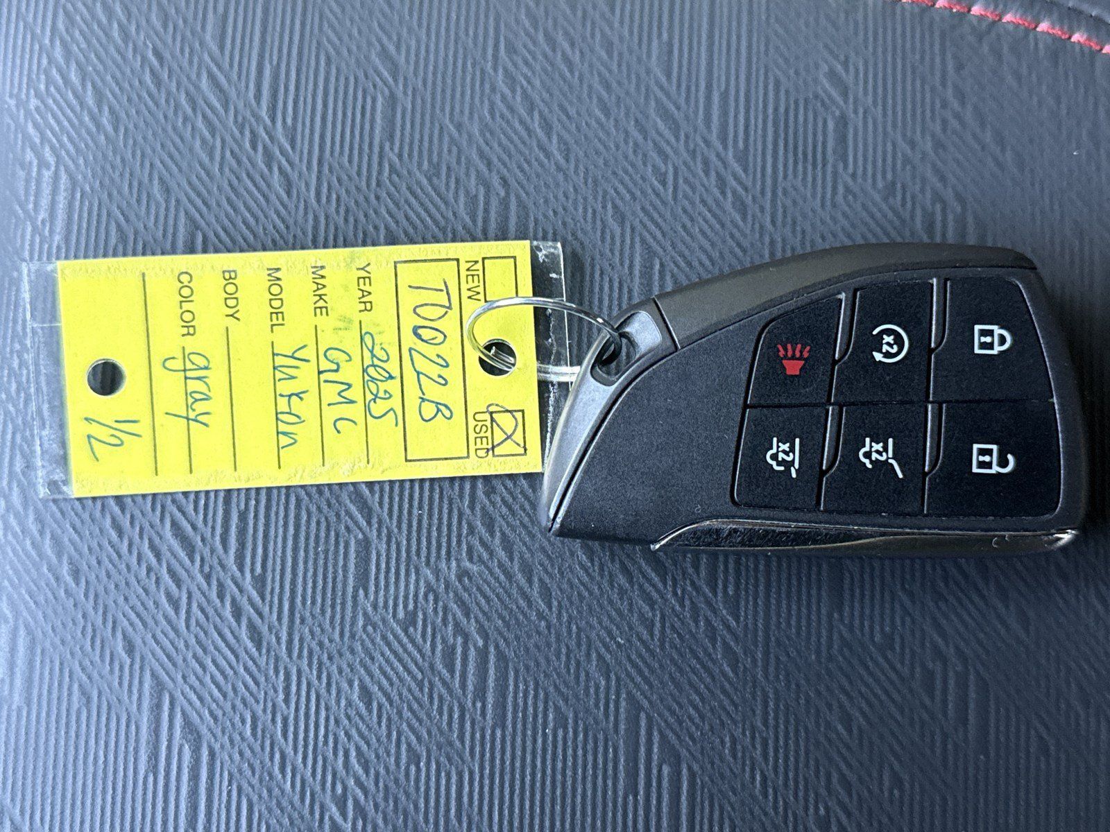 Used 2025 GMC Yukon AT4 Ultimate AWD/4WD image 37