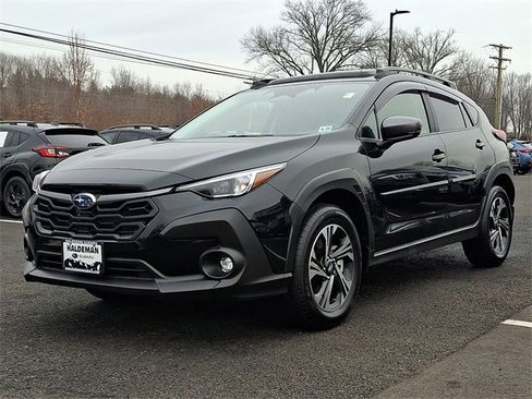 Used 2025 Subaru Crosstrek 2.0i Premium image 3