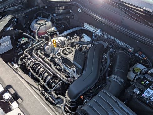 New 2026 Volkswagen Taos SE image 36